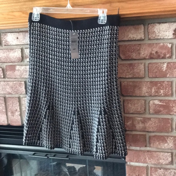 Ann Taylor NWT trumpet skirt - Picture 3 of 5